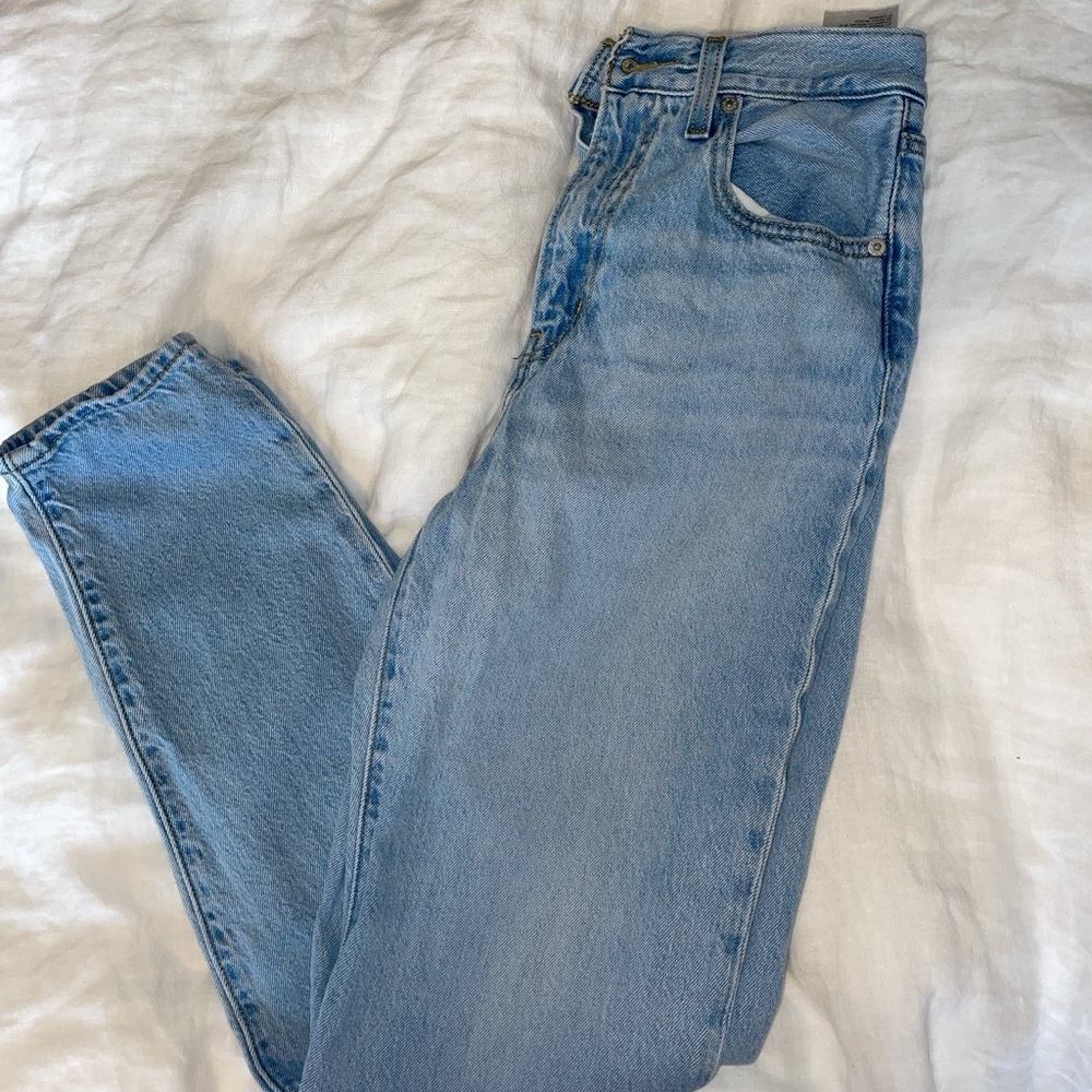 Levi’s Premium HIGH LOOSE TAPER FIT WOMEN'S JEANS, Size 24